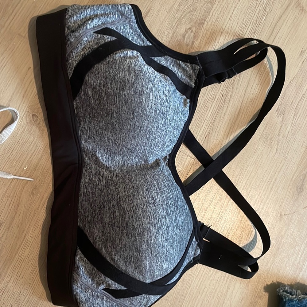 size medium grey sports bra